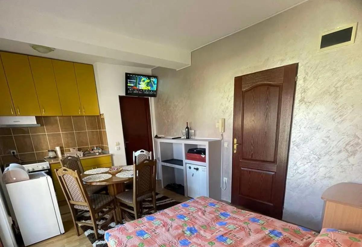 Apartmani Kris ズラティボール エクステリア 写真